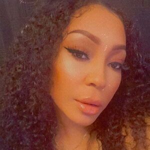 Meet your Posher, Antonia